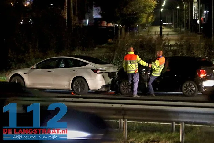 Meerdere ambulances ter plaatse bij ongeval A59 Nieuwkuijk 4 Meerdere ambulances ter plaatse bij ongeval A59 Nieuwkuijk 112 De Langstraat