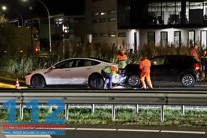 Meerdere ambulances ter plaatse bij ongeval A59 Nieuwkuijk 9 Meerdere ambulances ter plaatse bij ongeval A59 Nieuwkuijk 112 De Langstraat
