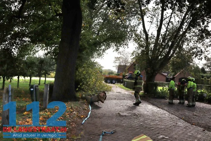 Brandweer al de hele dag druk met schade door storm Amy in Brabant 112 De Langstraat