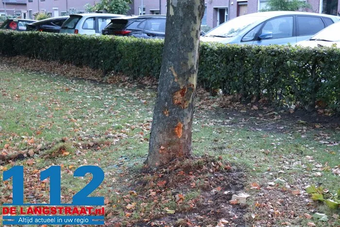 Automobilist rijdt tegen boom aan in Drunen 112 De Langstraat