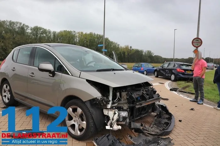 Gewonde en forse schade bij botsing in Drunen 112 De Langstraat