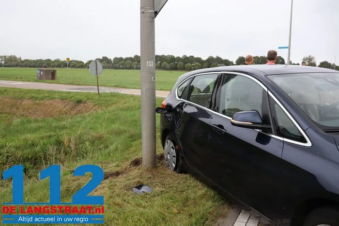 Gewonde en forse schade bij botsing in Drunen 112 De Langstraat