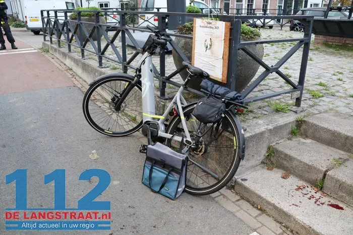 Fietser raakt gewond bij botsing met auto in Sprang-Capelle 4 Fietser raakt gewond bij botsing met auto in Sprang-Capelle 112 De Langstraat