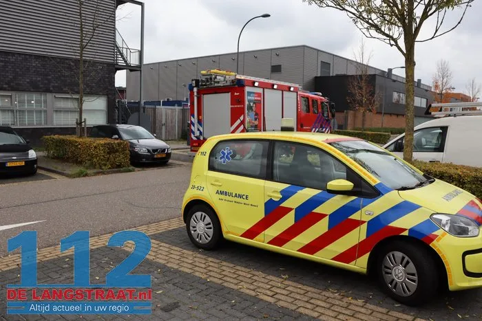 Brandweer onderzoekt gaslucht bij ambulancepost in Waalwijk 2 Brandweer onderzoekt gaslucht bij ambulancepost in Waalwijk 112 De Langstraat