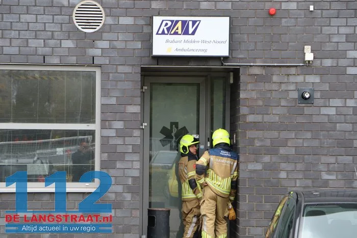 Brandweer onderzoekt gaslucht bij ambulancepost in Waalwijk 5 Brandweer onderzoekt gaslucht bij ambulancepost in Waalwijk 112 De Langstraat