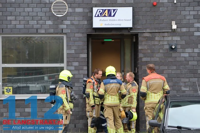 Brandweer onderzoekt gaslucht bij ambulancepost in Waalwijk 7 Brandweer onderzoekt gaslucht bij ambulancepost in Waalwijk 112 De Langstraat