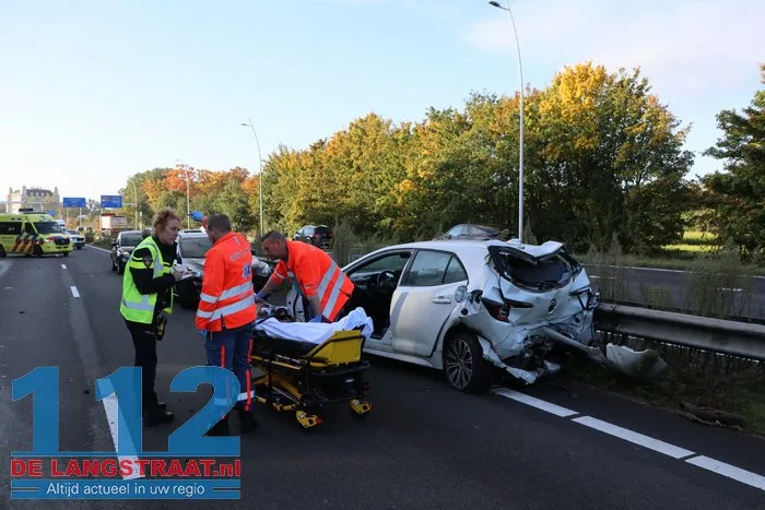 Auto valt stil op rijbaan: twee gewonden bij botsing op Midden-Brabantweg in Kaatsheuvel 2 Auto valt stil op rijbaan: twee gewonden bij botsing op Midden-Brabantweg in Kaatsheuvel 112 De Langstraat