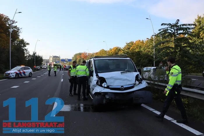 Auto valt stil op rijbaan: twee gewonden bij botsing op Midden-Brabantweg in Kaatsheuvel 6 Auto valt stil op rijbaan: twee gewonden bij botsing op Midden-Brabantweg in Kaatsheuvel 112 De Langstraat