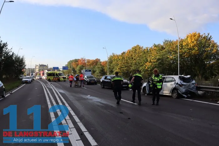 Auto valt stil op rijbaan: twee gewonden bij botsing op Midden-Brabantweg in Kaatsheuvel 10 Auto valt stil op rijbaan: twee gewonden bij botsing op Midden-Brabantweg in Kaatsheuvel 112 De Langstraat