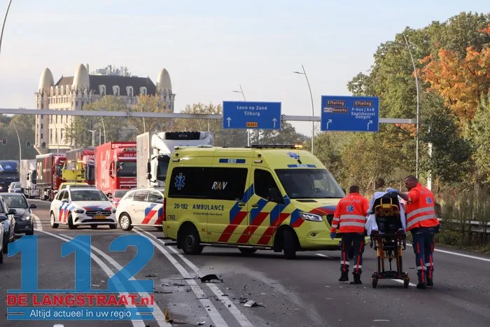Auto valt stil op rijbaan: twee gewonden bij botsing op Midden-Brabantweg in Kaatsheuvel 11 Auto valt stil op rijbaan: twee gewonden bij botsing op Midden-Brabantweg in Kaatsheuvel 112 De Langstraat