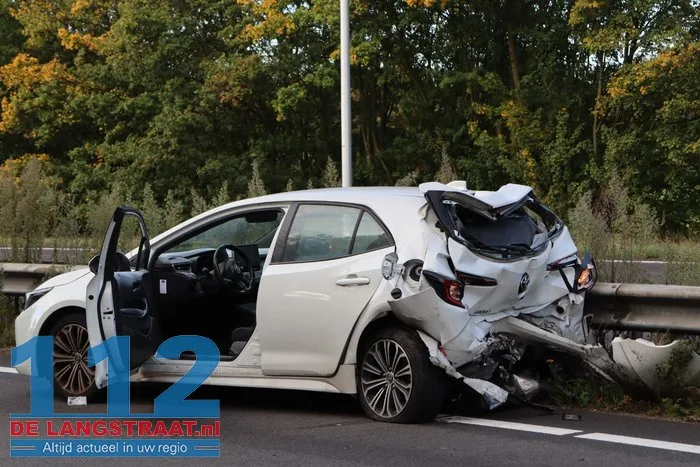 Auto valt stil op rijbaan: twee gewonden bij botsing op Midden-Brabantweg in Kaatsheuvel 14 Auto valt stil op rijbaan: twee gewonden bij botsing op Midden-Brabantweg in Kaatsheuvel 112 De Langstraat