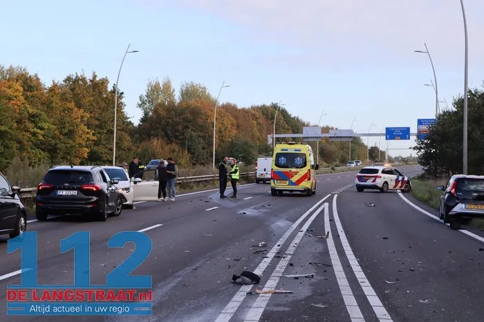 Auto valt stil op rijbaan: twee gewonden bij botsing op Midden-Brabantweg in Kaatsheuvel 17 Auto valt stil op rijbaan: twee gewonden bij botsing op Midden-Brabantweg in Kaatsheuvel 112 De Langstraat