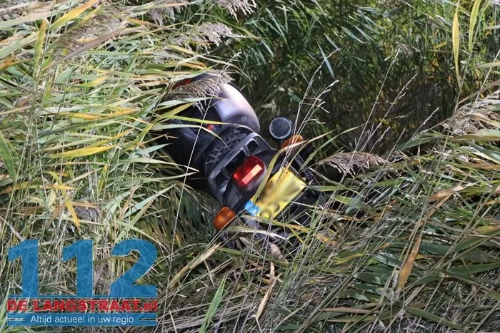 Motorrijder belandt in sloot aan de Veerweg in Sprang-Capelle 5 Motorrijder belandt in sloot aan de Veerweg in Sprang-Capelle 112 De Langstraat