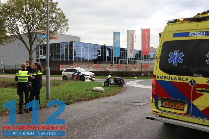 Scooterrijder lichtgewond bij aanrijding op kruising Havenweg in Waalwijk 5 Scooterrijder lichtgewond bij aanrijding op kruising Havenweg in Waalwijk 112 De Langstraat
