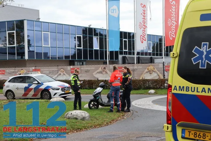Scooterrijder lichtgewond bij aanrijding op kruising Havenweg in Waalwijk 8 Scooterrijder lichtgewond bij aanrijding op kruising Havenweg in Waalwijk 112 De Langstraat