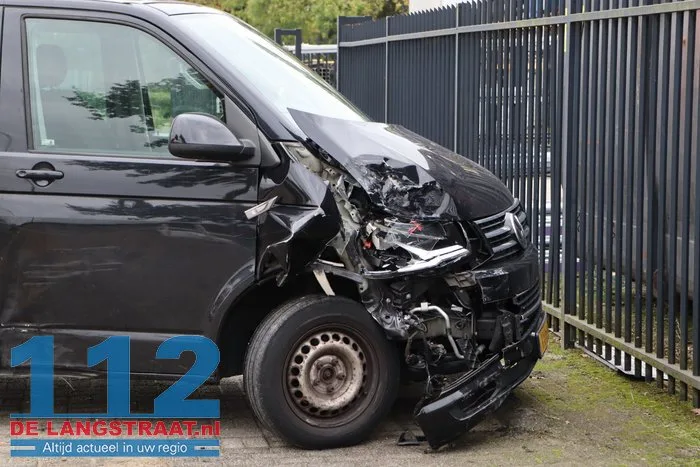 Voertuig dat eerder betrokken was bij ongeval A59 beschadigd aangetroffen in Waspik 5 Voertuig dat eerder betrokken was bij ongeval A59 beschadigd aangetroffen in Waspik 112 De Langstraat