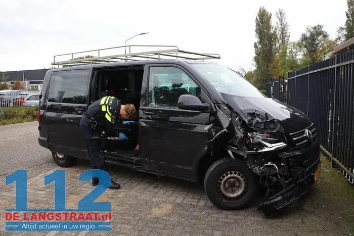 Voertuig dat eerder betrokken was bij ongeval A59 beschadigd aangetroffen in Waspik 12 Voertuig dat eerder betrokken was bij ongeval A59 beschadigd aangetroffen in Waspik 112 De Langstraat