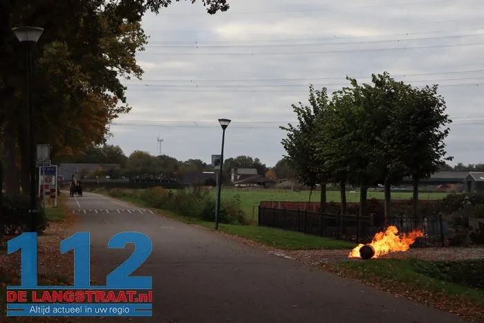 Gasfles vat vlam tijdens wegbranden onkruid De Moer 3 Gasfles vat vlam tijdens wegbranden onkruid De Moer 112 De Langstraat