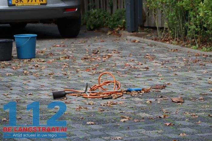 Gasfles vat vlam tijdens wegbranden onkruid De Moer 8 Gasfles vat vlam tijdens wegbranden onkruid De Moer 112 De Langstraat