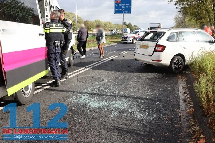 Aanrijding met drie voertuigen op de Taxandriaweg in Waalwijk 112 De Langstraat