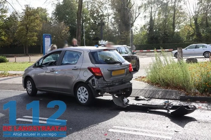 Aanrijding met drie voertuigen op de Taxandriaweg in Waalwijk 112 De Langstraat