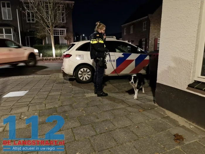 Man overleden in woning; politie vindt ook sterk vermagerde hond 2 Man overleden in woning; politie vindt ook sterk vermagerde hond 112 De Langstraat
