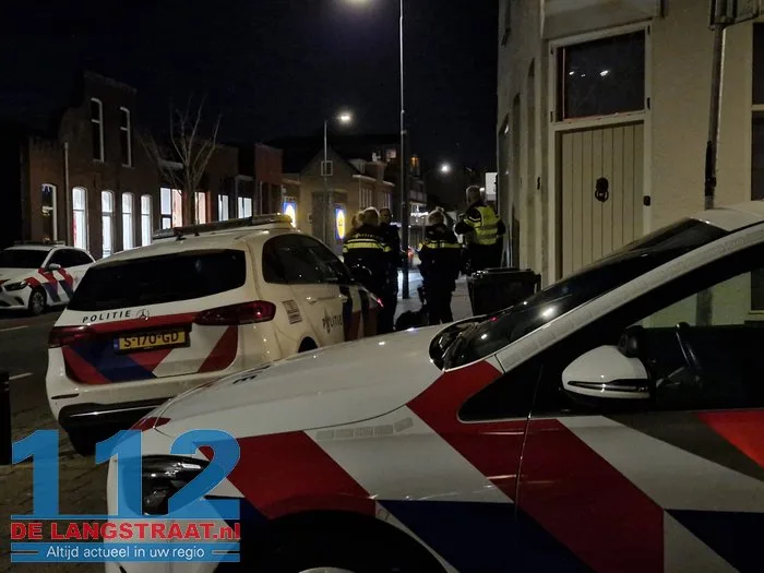Man overleden in woning; politie vindt ook sterk vermagerde hond 3 Man overleden in woning; politie vindt ook sterk vermagerde hond 112 De Langstraat