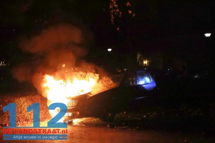 Auto in brand gestoken Ferdinand Bolplein Kaatsheuvel 1 Auto in brand gestoken Ferdinand Bolplein Kaatsheuvel 112 De Langstraat