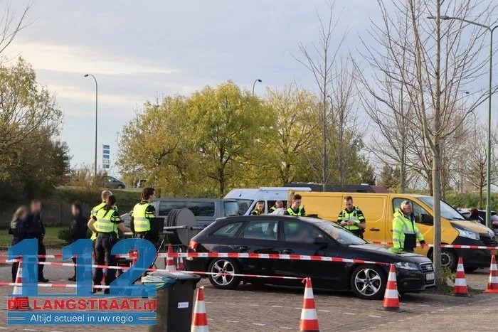 Grote politiecontrole op parkeerterrein van Piet Klerkx Waalwijk 2 Grote politiecontrole op parkeerterrein van Piet Klerkx Waalwijk 112 De Langstraat