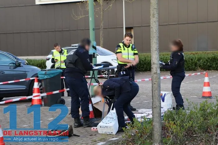 16.600 illegale sigaretten ontdekt tijdens verkeerscontrole in Waalwijk, ook bijna 40.000 euro geïnd 2 16.600 illegale sigaretten ontdekt tijdens verkeerscontrole in Waalwijk, ook bijna 40.000 euro geïnd 112 De Langstraat