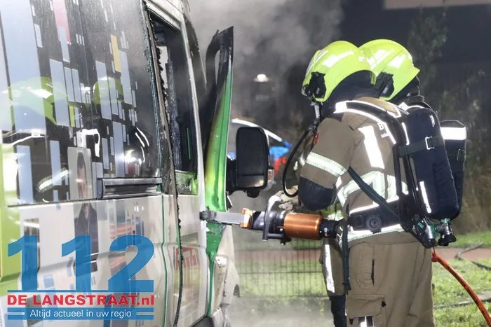 Bestelbus van OTTO Work Force in brand gestoken Waalwijk 8 Bestelbus van OTTO Work Force in brand gestoken Waalwijk 112 De Langstraat