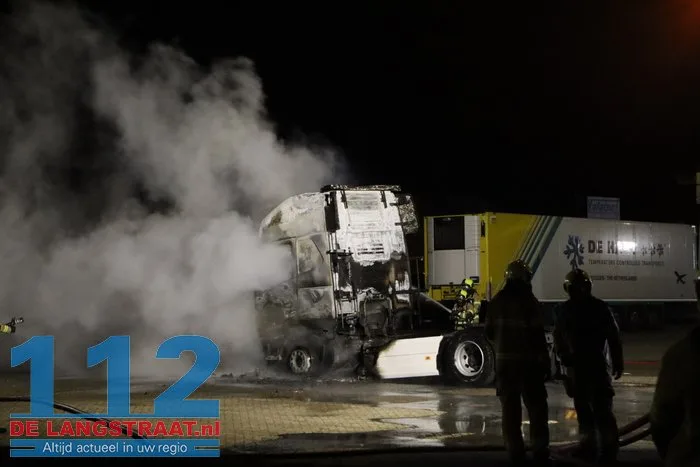 Vrachtwagen in vlammen op: 'Daders op camerabeelden te zien' 112 De Langstraat