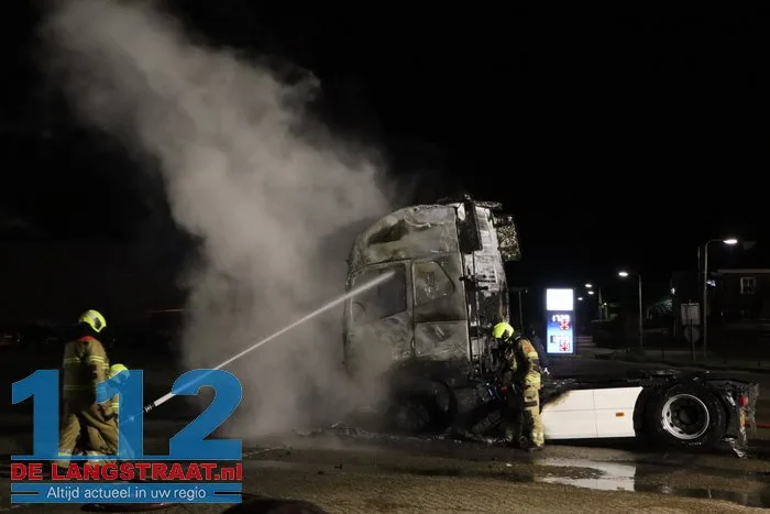 Vrachtwagen in vlammen op: 'Daders op camerabeelden te zien' 112 De Langstraat