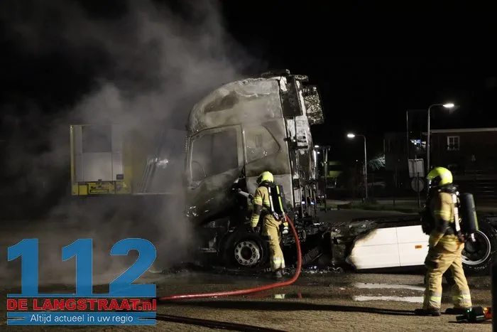 Vrachtwagen in vlammen op: 'Daders op camerabeelden te zien' 112 De Langstraat