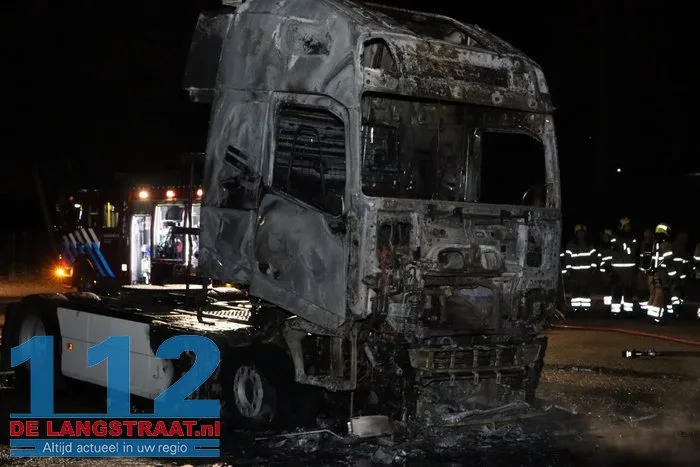 Vrachtwagen in vlammen op: 'Daders op camerabeelden te zien' 112 De Langstraat