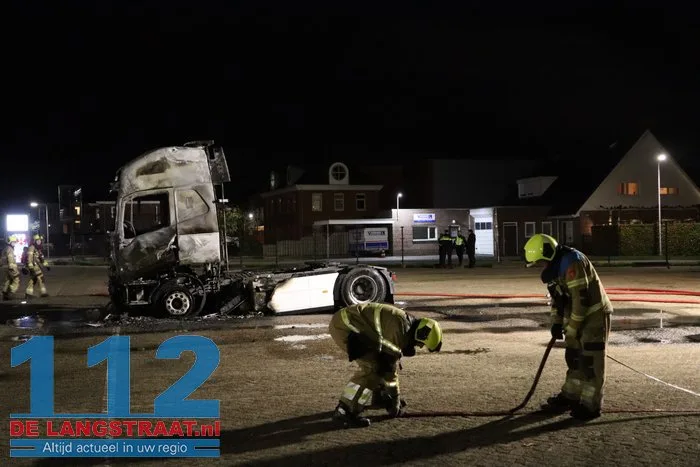 Vrachtwagen in vlammen op: 'Daders op camerabeelden te zien' 112 De Langstraat