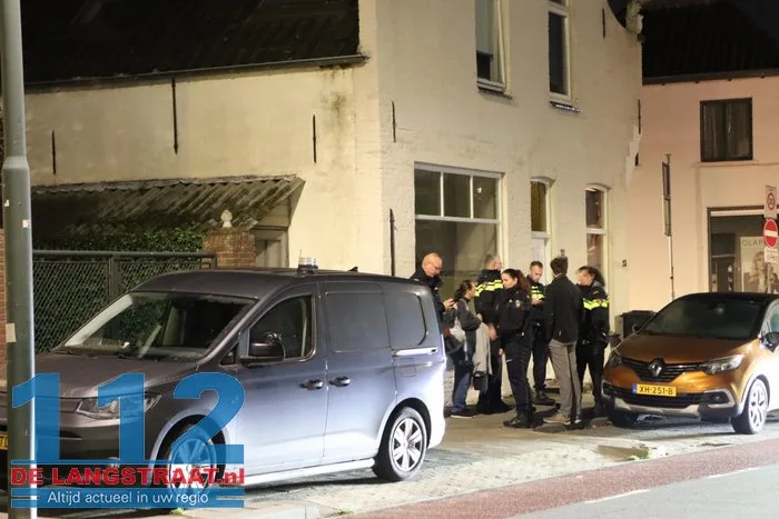 Man overleden in woning; politie vindt ook sterk vermagerde hond 9 Man overleden in woning; politie vindt ook sterk vermagerde hond 112 De Langstraat