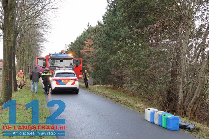 Zeven jerrycans aangetroffen in Kaatsheuvel: politie onderzoekt of ze uit drugslab komen 2 Zeven jerrycans aangetroffen in Kaatsheuvel: politie onderzoekt of ze uit drugslab komen 112 De Langstraat
