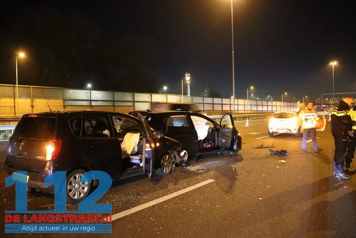 Flinke aanrijding A59 Waalwijk zorgt voor file 13 Flinke aanrijding A59 Waalwijk zorgt voor file 112 De Langstraat