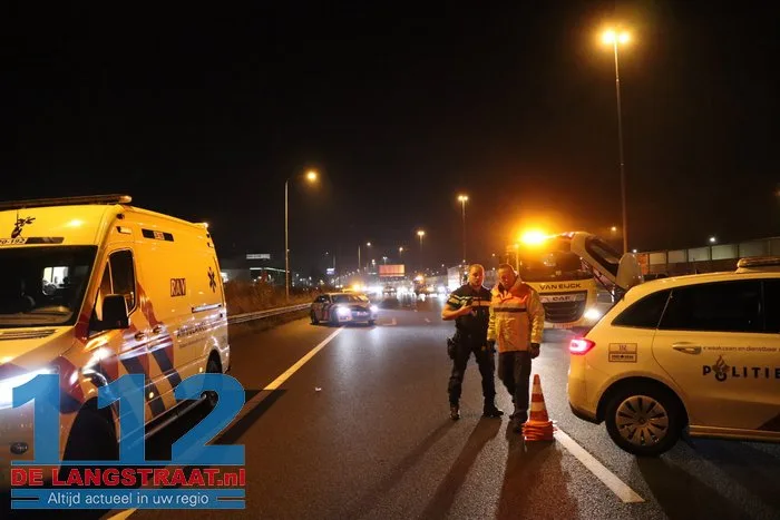 Flinke aanrijding A59 Waalwijk zorgt voor file 14 Flinke aanrijding A59 Waalwijk zorgt voor file 112 De Langstraat