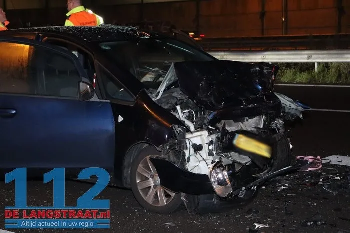 Flinke aanrijding A59 Waalwijk zorgt voor file 24 Flinke aanrijding A59 Waalwijk zorgt voor file 112 De Langstraat