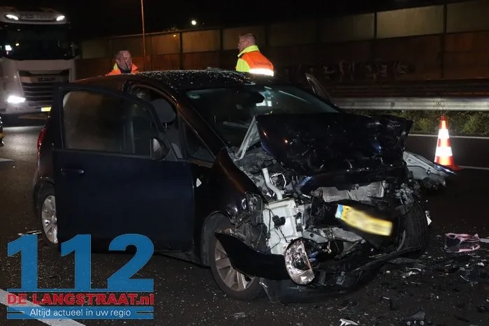 Flinke aanrijding A59 Waalwijk zorgt voor file 25 Flinke aanrijding A59 Waalwijk zorgt voor file 112 De Langstraat