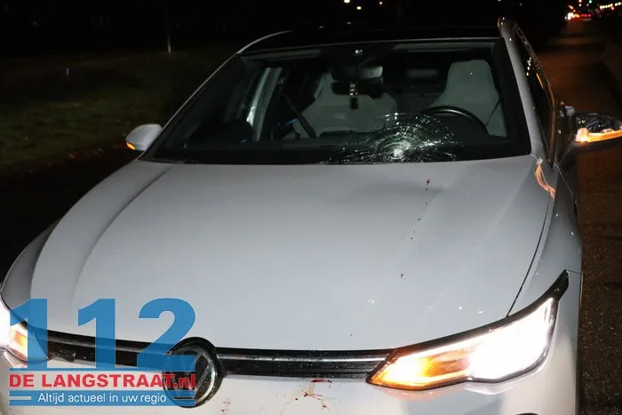 Jongen raakt gewond bij aanrijding op Noorder Parallelweg in Waalwijk 3 Jongen raakt gewond bij aanrijding op Noorder Parallelweg in Waalwijk 112 De Langstraat