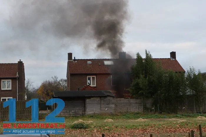 Brandweer rukt uit voor vuurtje in achtertuin Sprang-Capelle 1 Brandweer rukt uit voor vuurtje in achtertuin Sprang-Capelle 112 De Langstraat