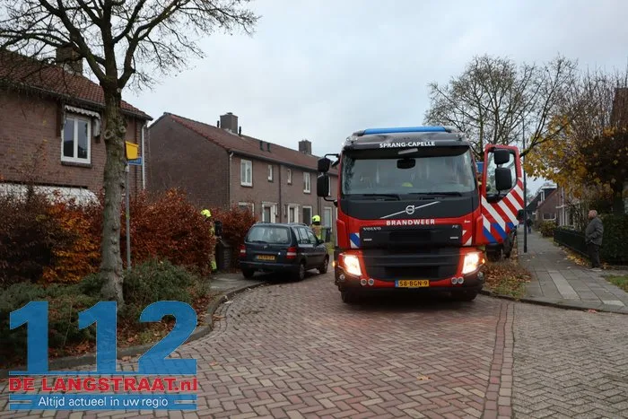 Brandweer rukt uit voor vuurtje in achtertuin Sprang-Capelle 3 Brandweer rukt uit voor vuurtje in achtertuin Sprang-Capelle 112 De Langstraat
