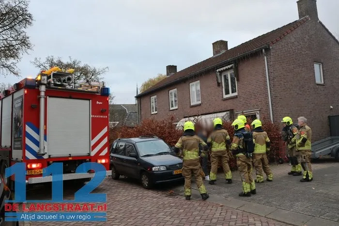 Brandweer rukt uit voor vuurtje in achtertuin Sprang-Capelle 4 Brandweer rukt uit voor vuurtje in achtertuin Sprang-Capelle 112 De Langstraat