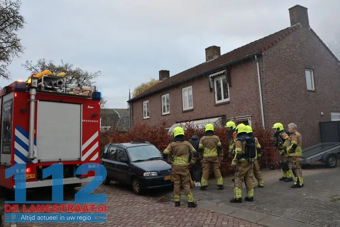 Brandweer rukt uit voor vuurtje in achtertuin Sprang-Capelle 5 Brandweer rukt uit voor vuurtje in achtertuin Sprang-Capelle 112 De Langstraat