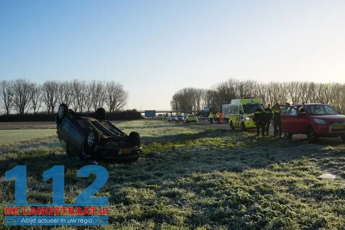 Auto slaat over de kop bij ongeval op A59 bij Sprang-Capelle 1 Auto slaat over de kop bij ongeval op A59 bij Sprang-Capelle 112 De Langstraat