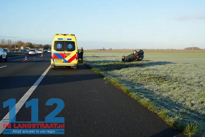 Auto slaat over de kop bij ongeval op A59 bij Sprang-Capelle 3 Auto slaat over de kop bij ongeval op A59 bij Sprang-Capelle 112 De Langstraat