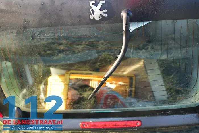 Auto slaat over de kop bij ongeval op A59 bij Sprang-Capelle 7 Auto slaat over de kop bij ongeval op A59 bij Sprang-Capelle 112 De Langstraat